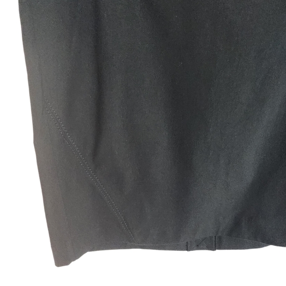 Reitmans size 16 black miniskirt - Picture 3 of 5